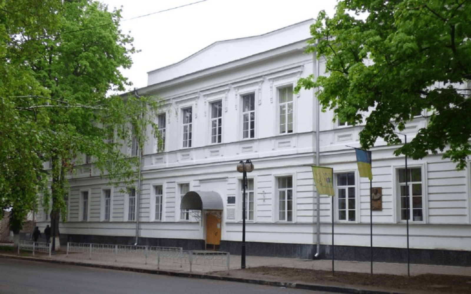 Коротке замикання електропроводки ліцею №3 не пов’язане з реставрацією – підрядник