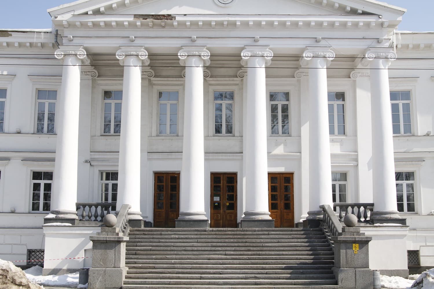 Полтавська міськрада розподілила 150 млн грн «залишків» з минулого року