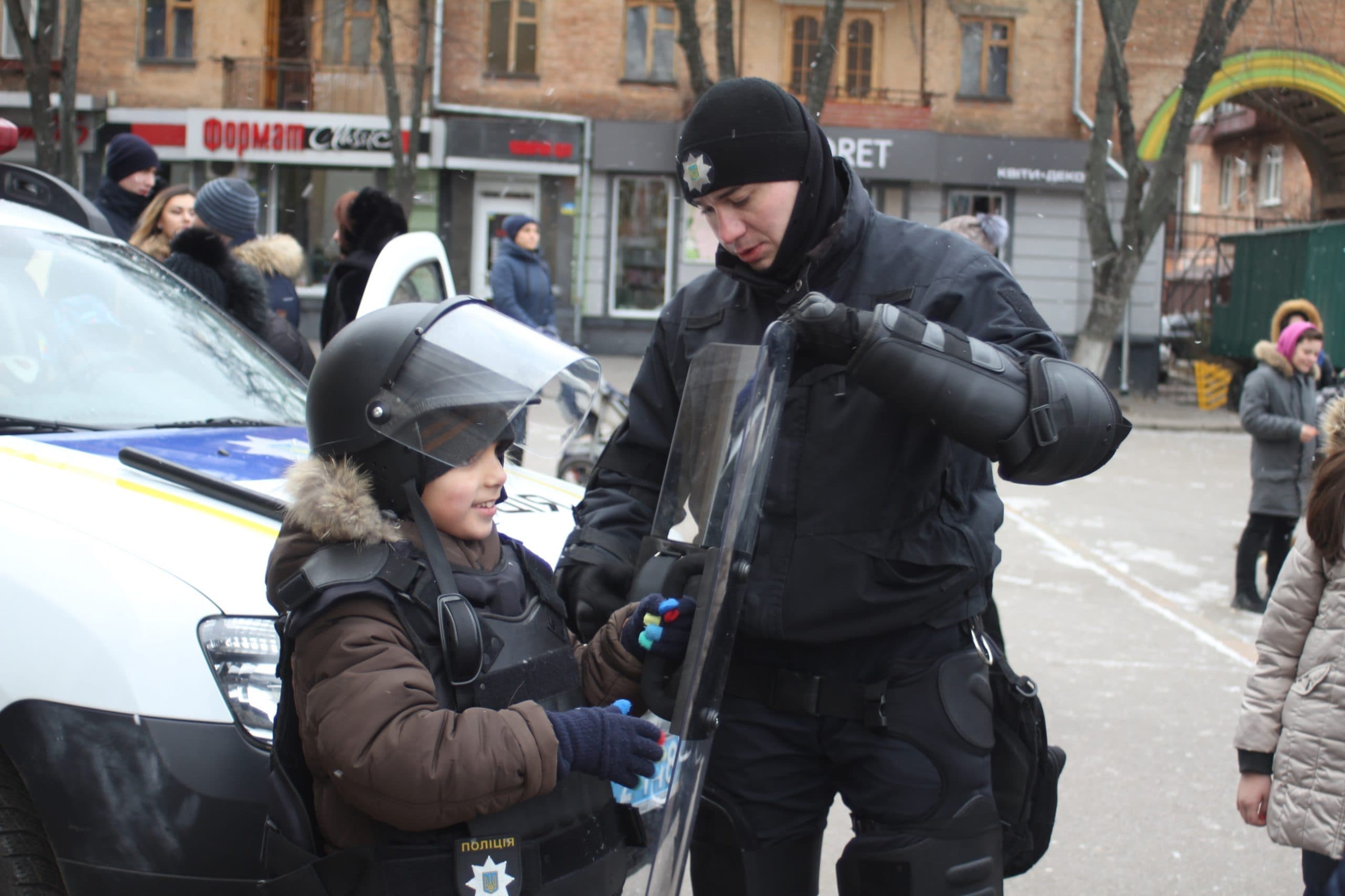 Полтавські патрульні зустріли Щедрий вечір разом із містянами (ФОТО)