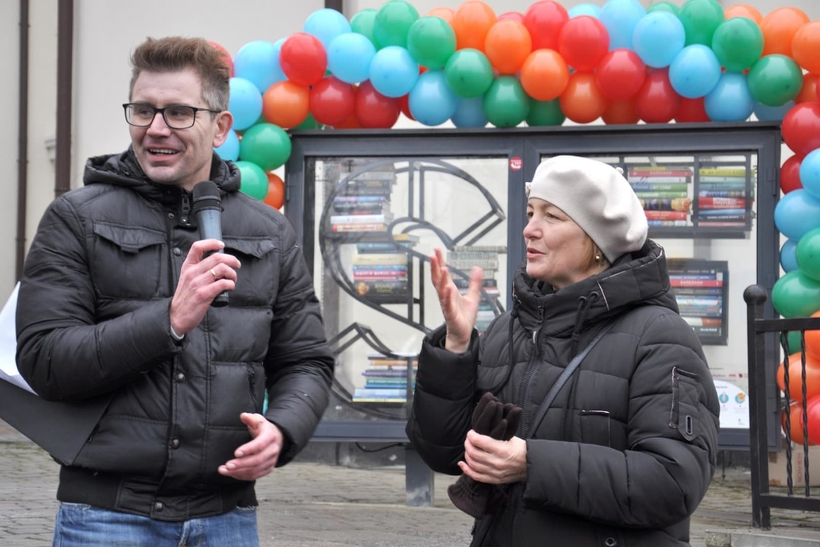 Міжнародну точку буккросингу відкрили на Полтавщині – її одразу наповнили бестселерами