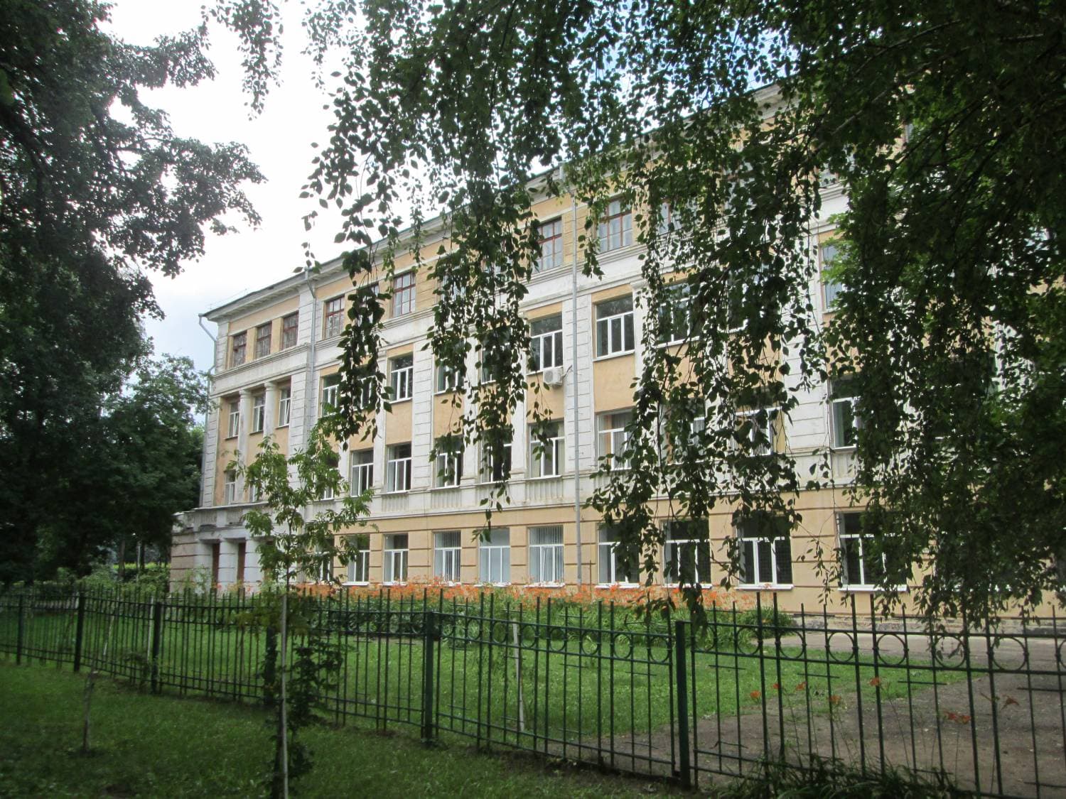 На ремонт покрівлі ЗОШ № 27 у Полтаві міська влада виділила понад 4 мільйони гривень