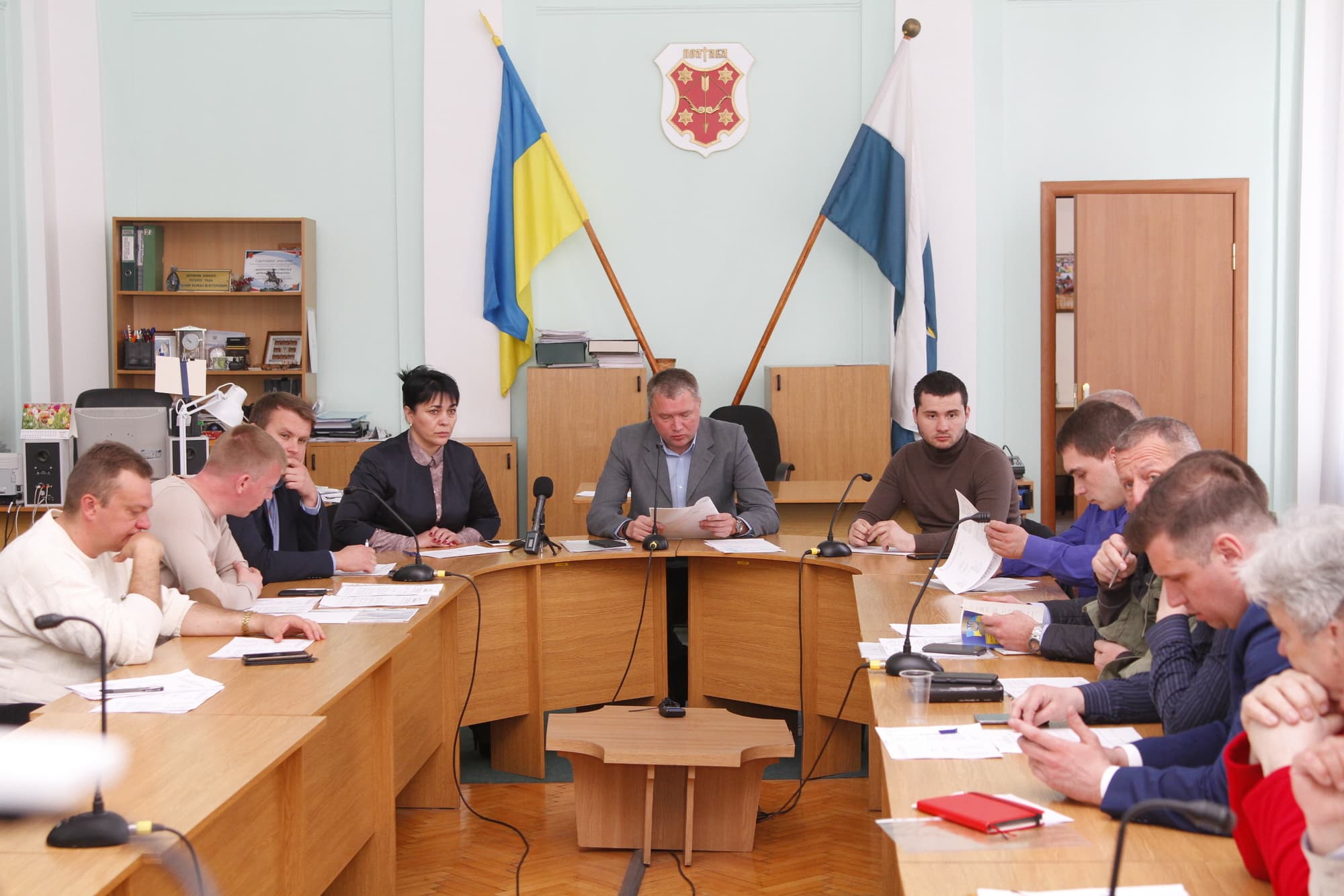 Говорили-балакали: як у міськраді звітували про прибирання снігу, підтоплення та проїзд у громадському транспорті