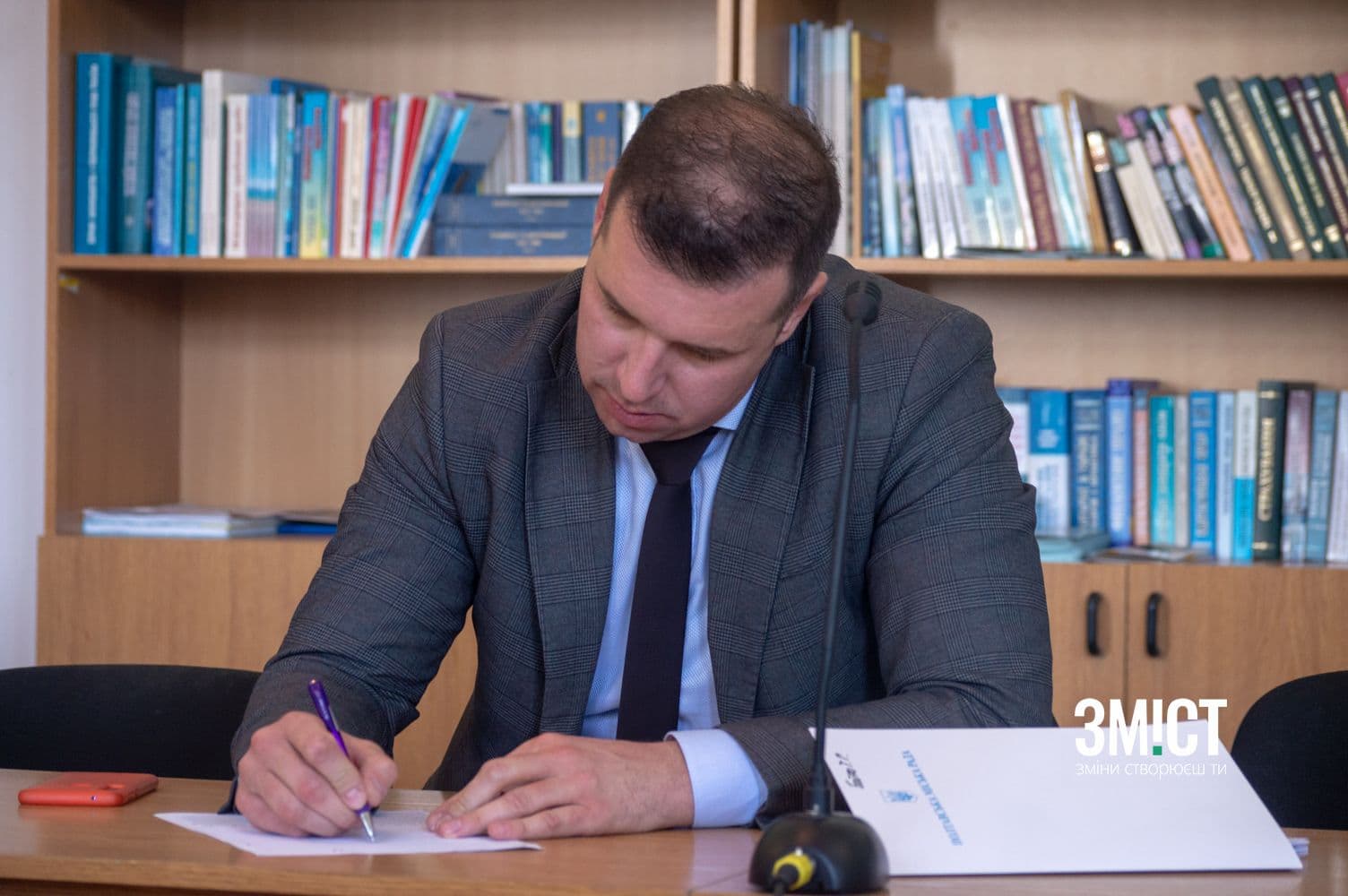 Олександр Шамота просить парламент відкласти розгляд ініційованих президентом змін до Конституції