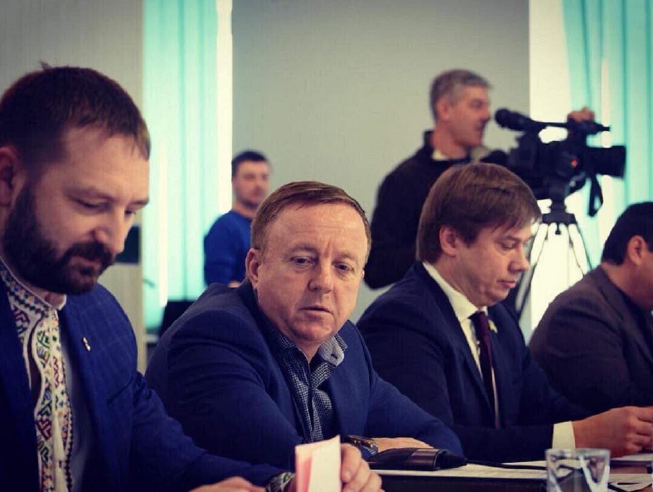 Голові Полтавської облради та його заступникам на сесії збільшили надбавки до зарплат