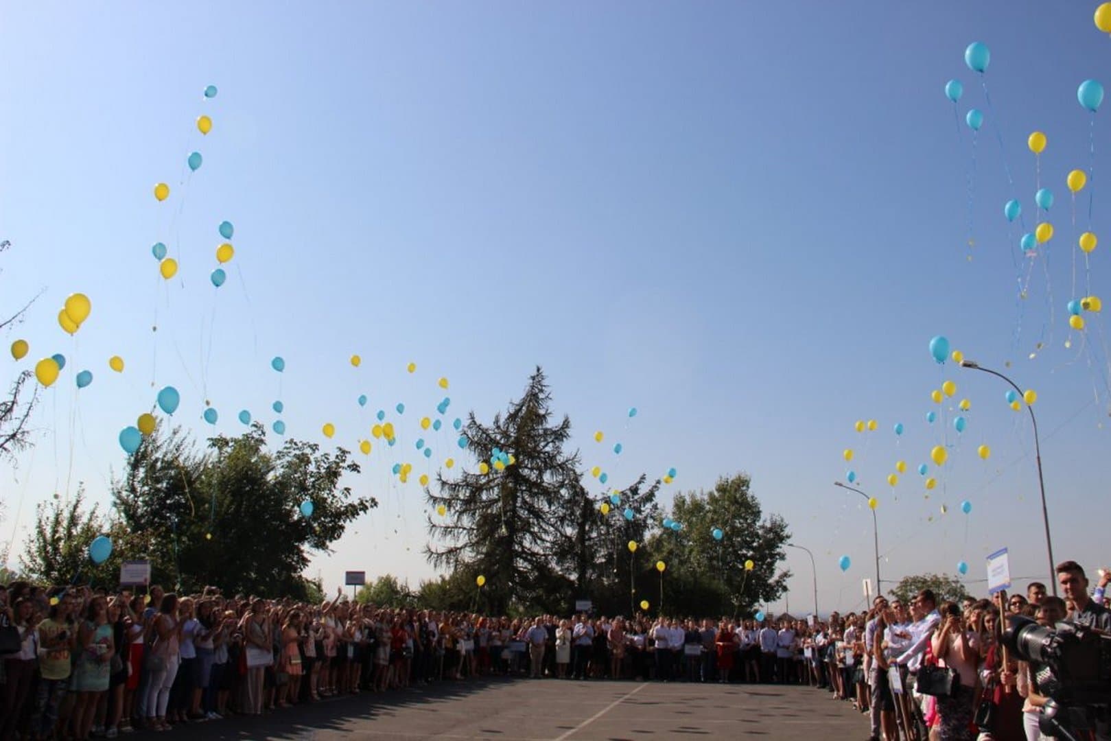 Полтавських школярів закликають відмовитися від повітряних кульок