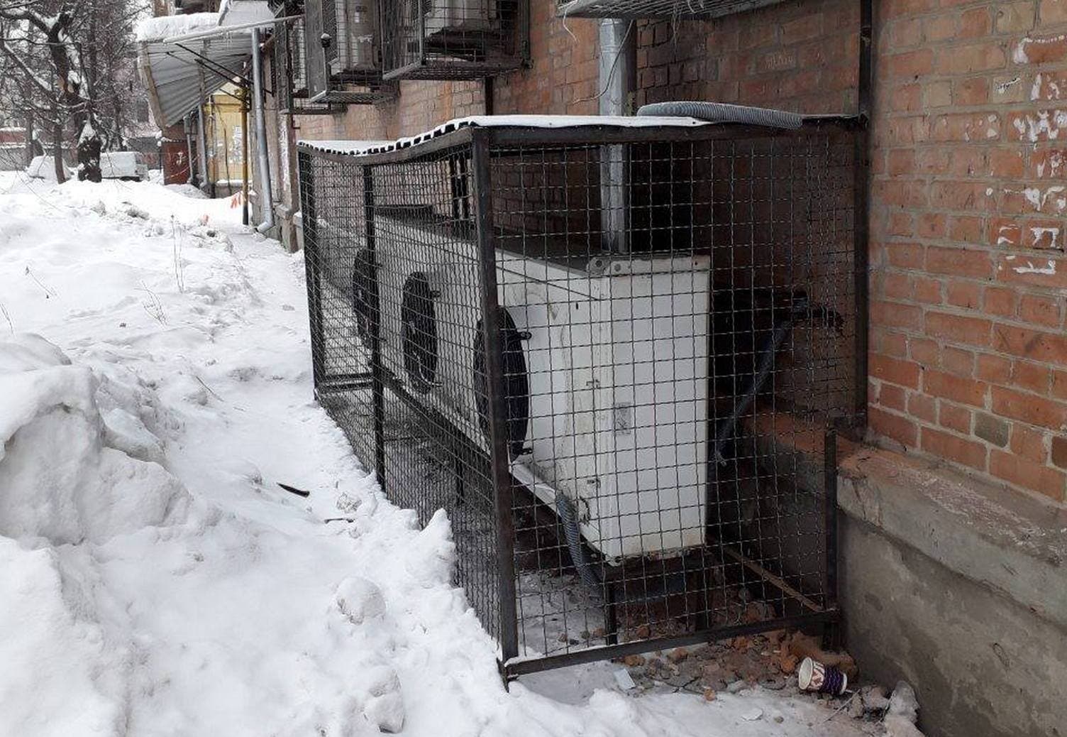 Підприємство зайняло прохід до осель полтавців із порушенням зору