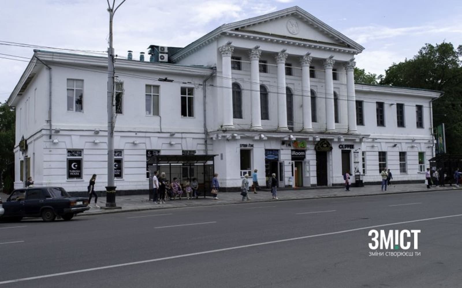 Міськрада через суд розірвала усі договори оренди приміщення кінотеатру Котляревського – «Старнайт» має покинути приміщення