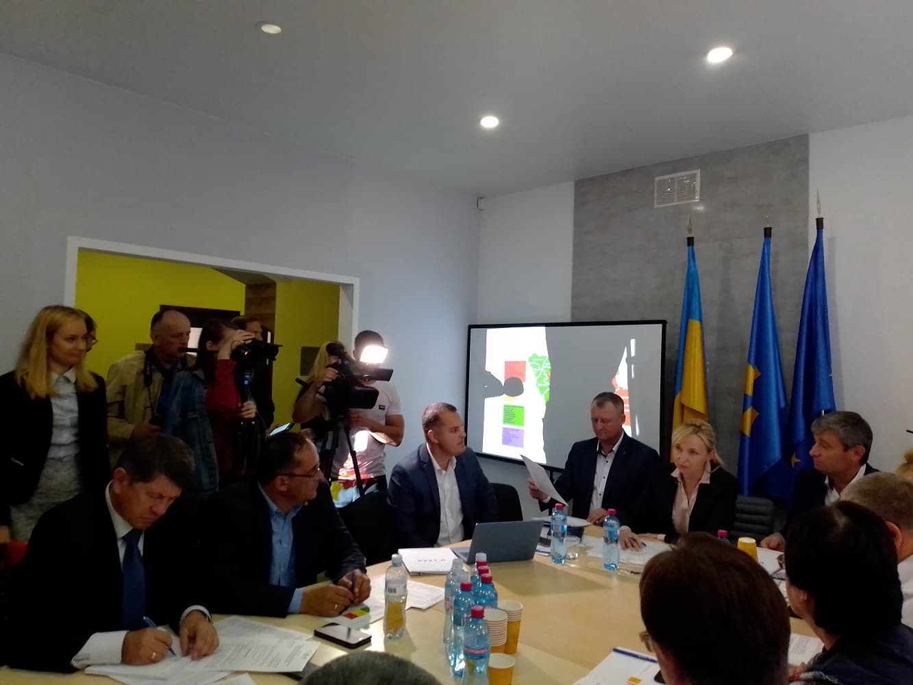 Скорочення кількості районів на Полтавщині: реформатори «за», голови ОТГ «проти» районного поділу взагалі