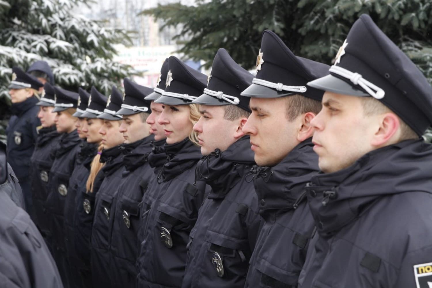 У патрульних Полтави чергове поповнення: двадцять новачків прийняли присягу (ФОТО)