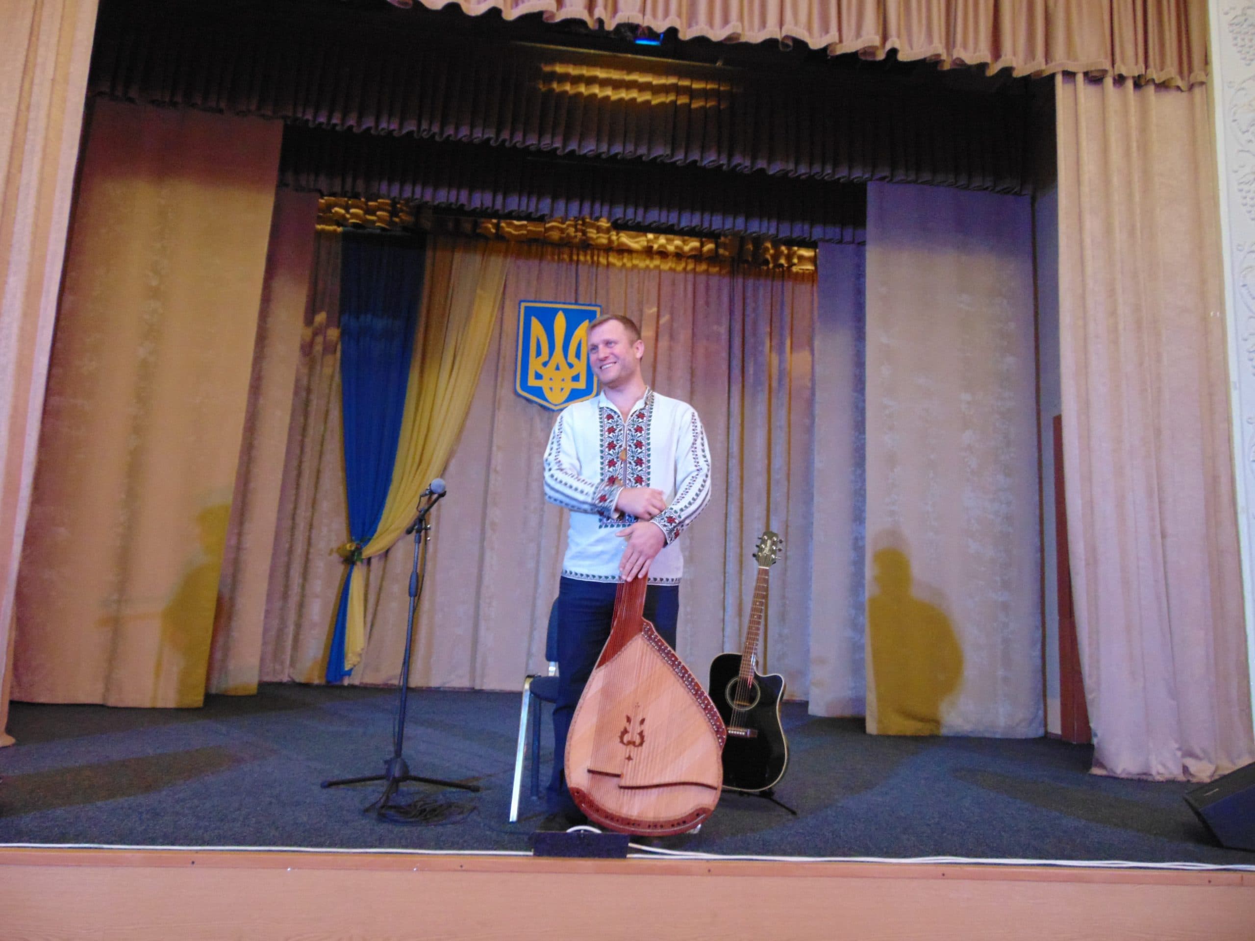 Вперше в Полтаві із благодійним концертом виступив франківський бандурист Віктор Пашник