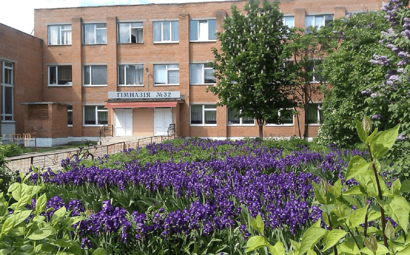 У Полтаві фірма, яка недоробила підземні переходи, спробує доремонтувати шкільну спортзалу