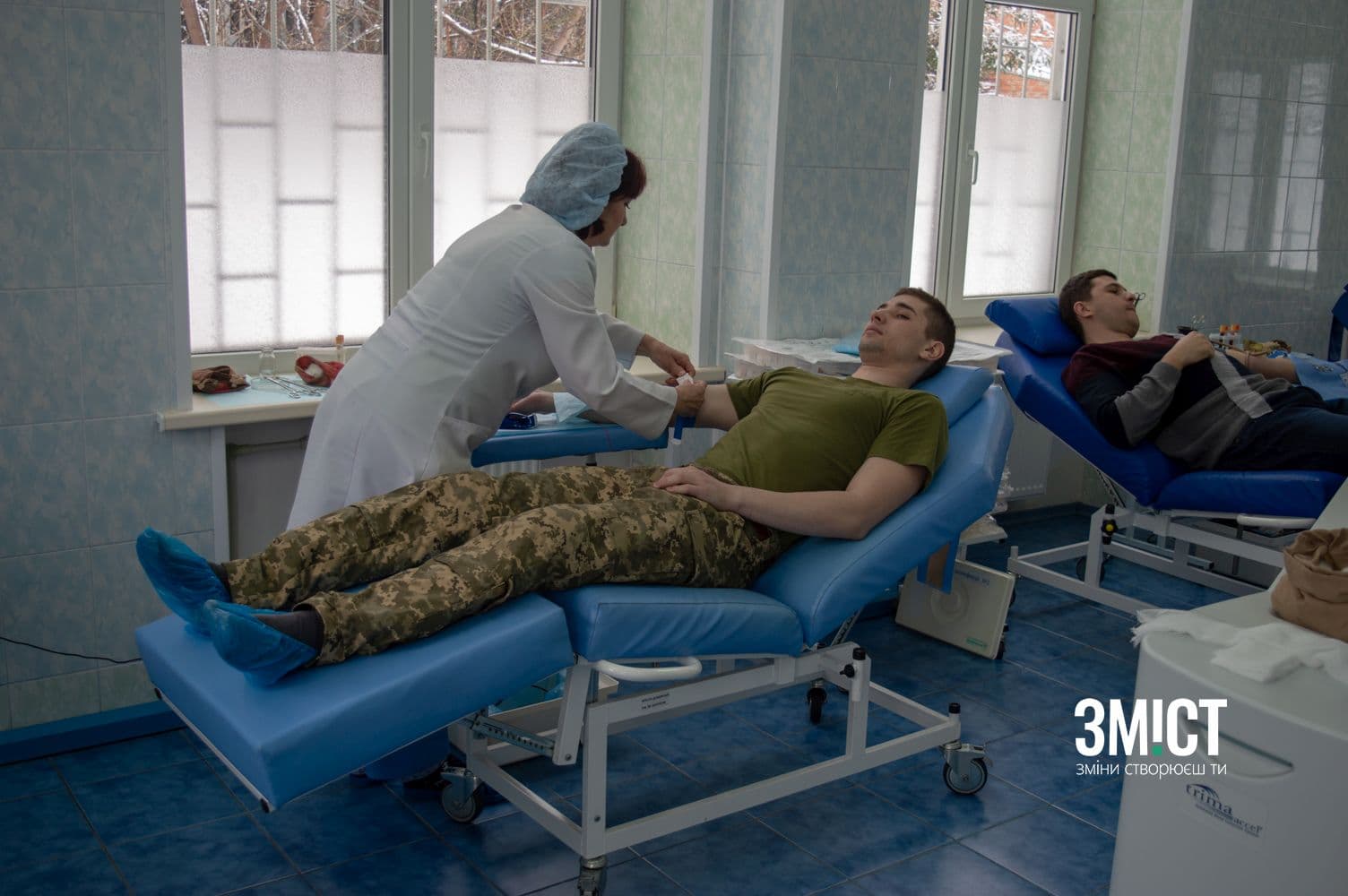 «Брати по крові»: полтавські військовослужбовці стали донорами та передали благодійну естафету (ФОТО)