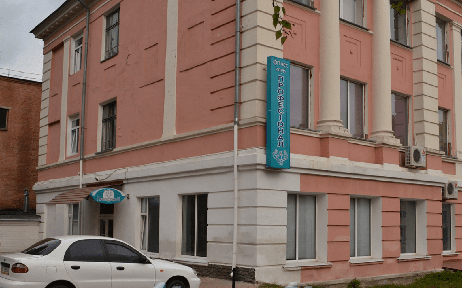 Поліція розслідує законність здачі в оренду частини полтавської школи під фітнес-клуб