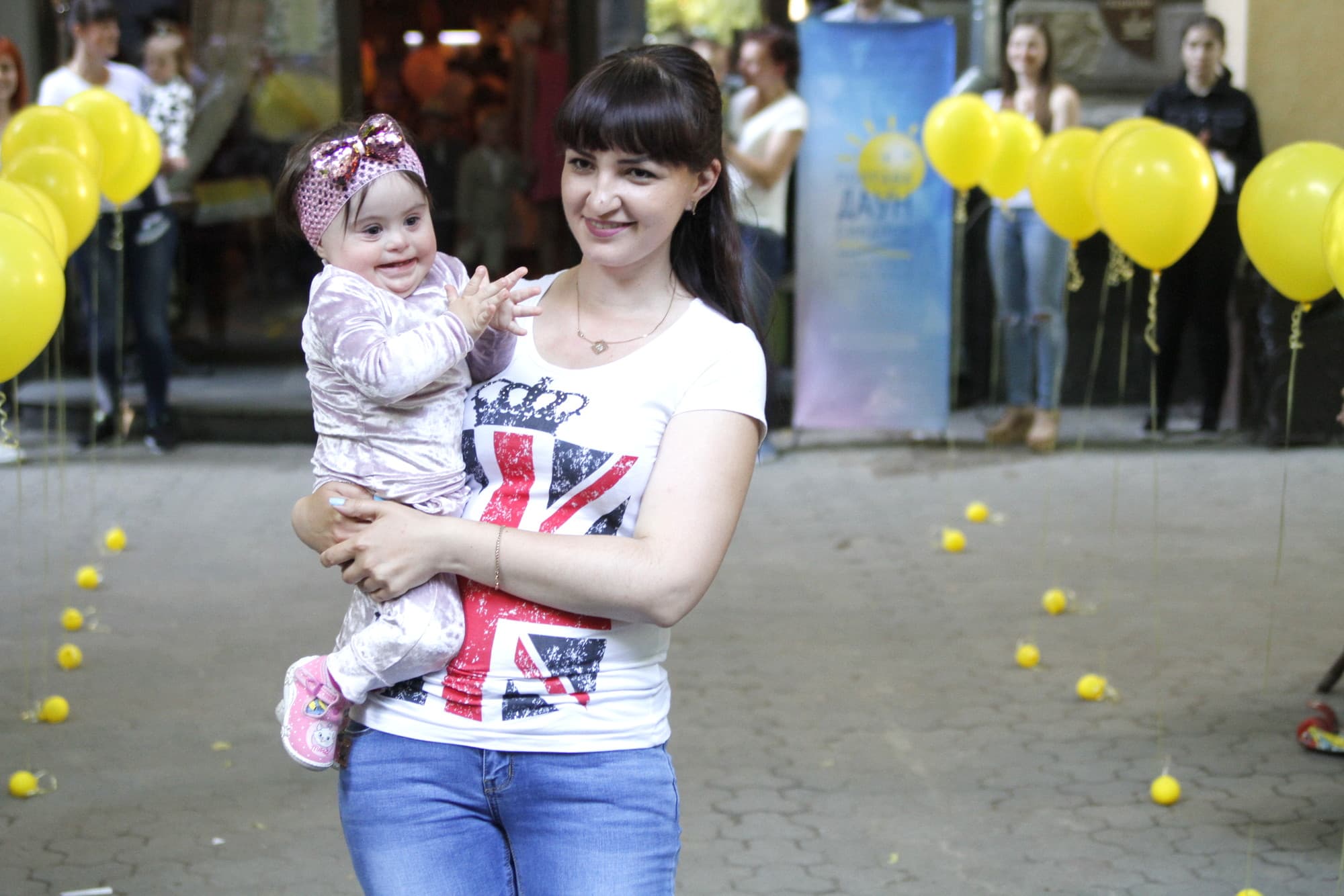 «Вони такі, як і всі». У Полтаві вперше відбувся показ колекцій одягу за участі «сонячних» дітей (ФОТО)