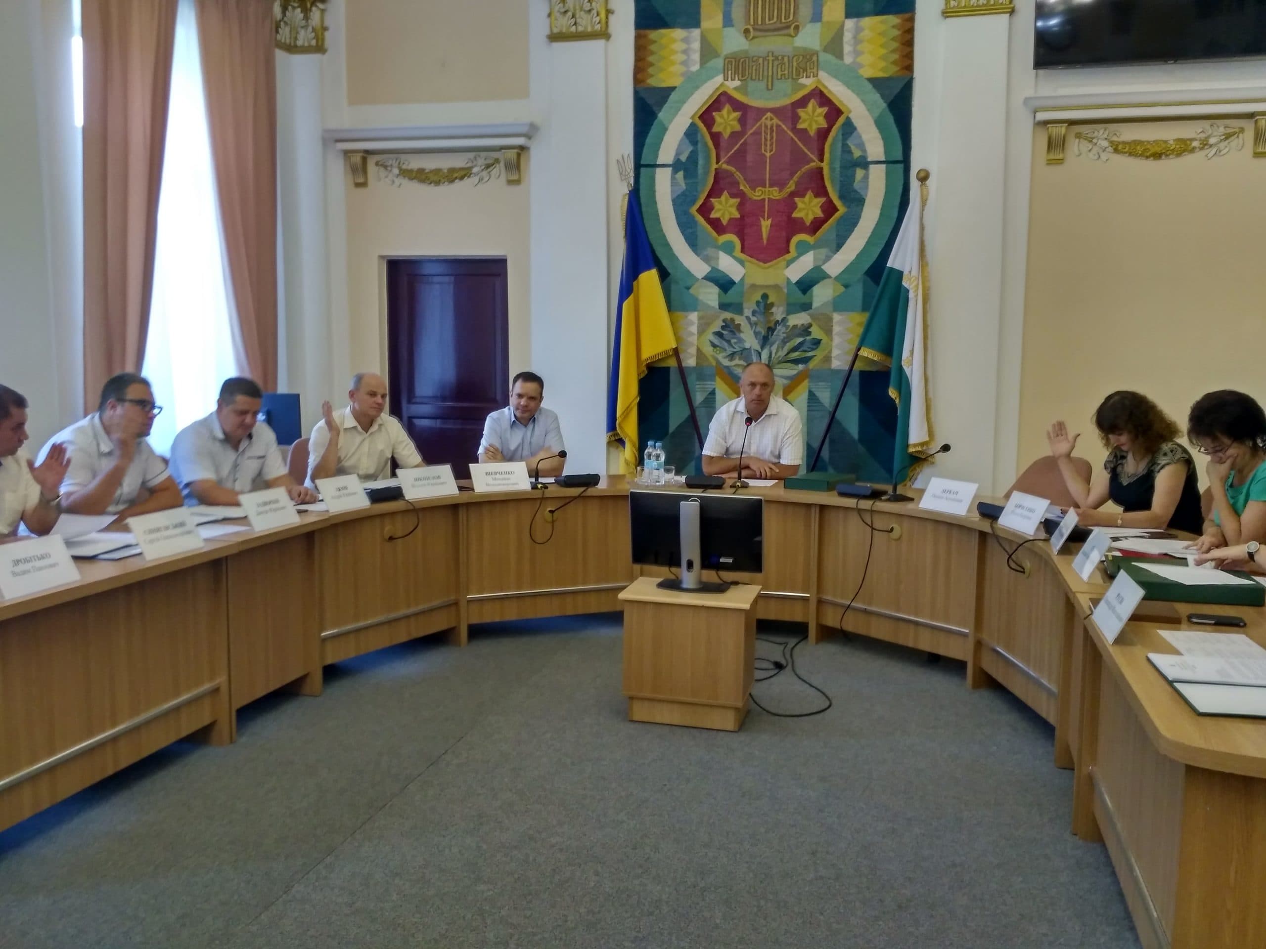 Засідання міськвиконкому: адресні таблички, гроші на соцзахист, військовий призов