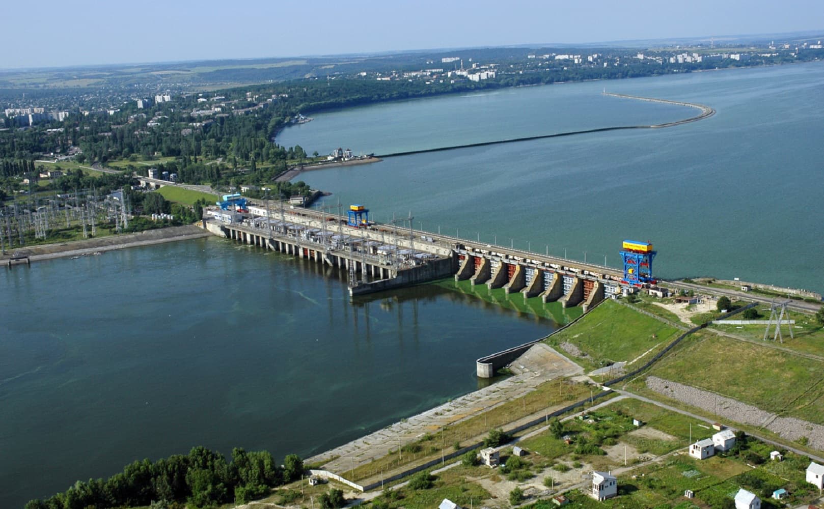 «Темні води». Хто використовує воду області та скільки за це платить