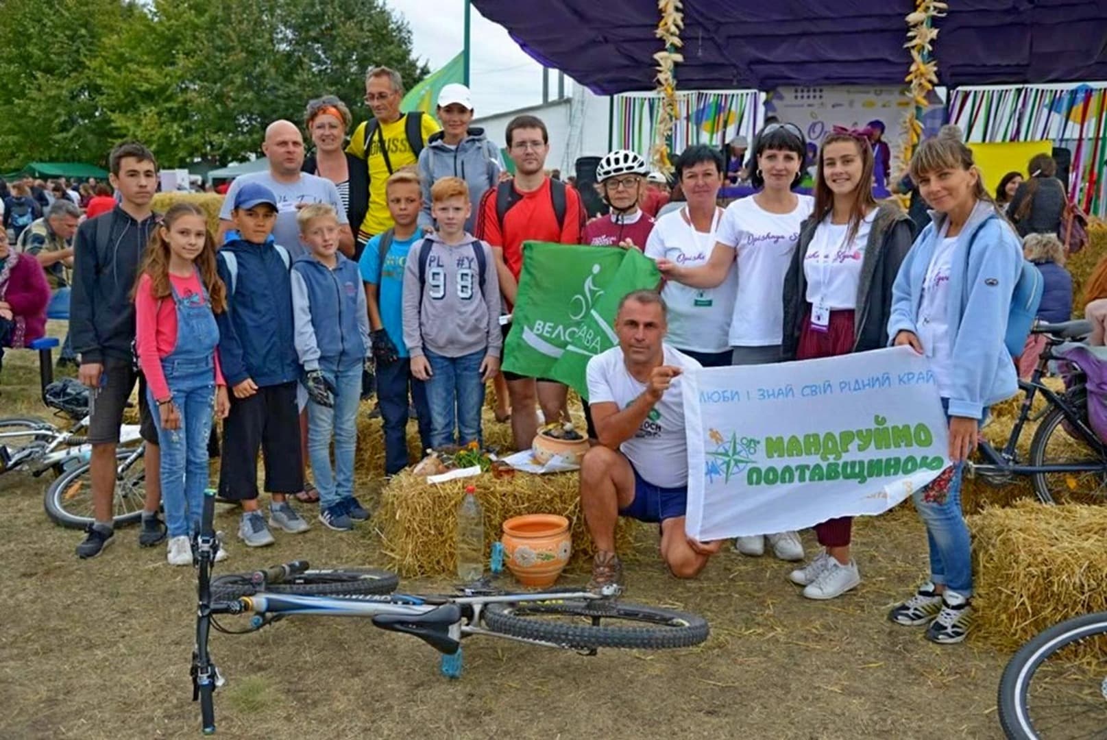 На велоквесті під Полтавою готували страви автентичної української кухні (ФОТО)