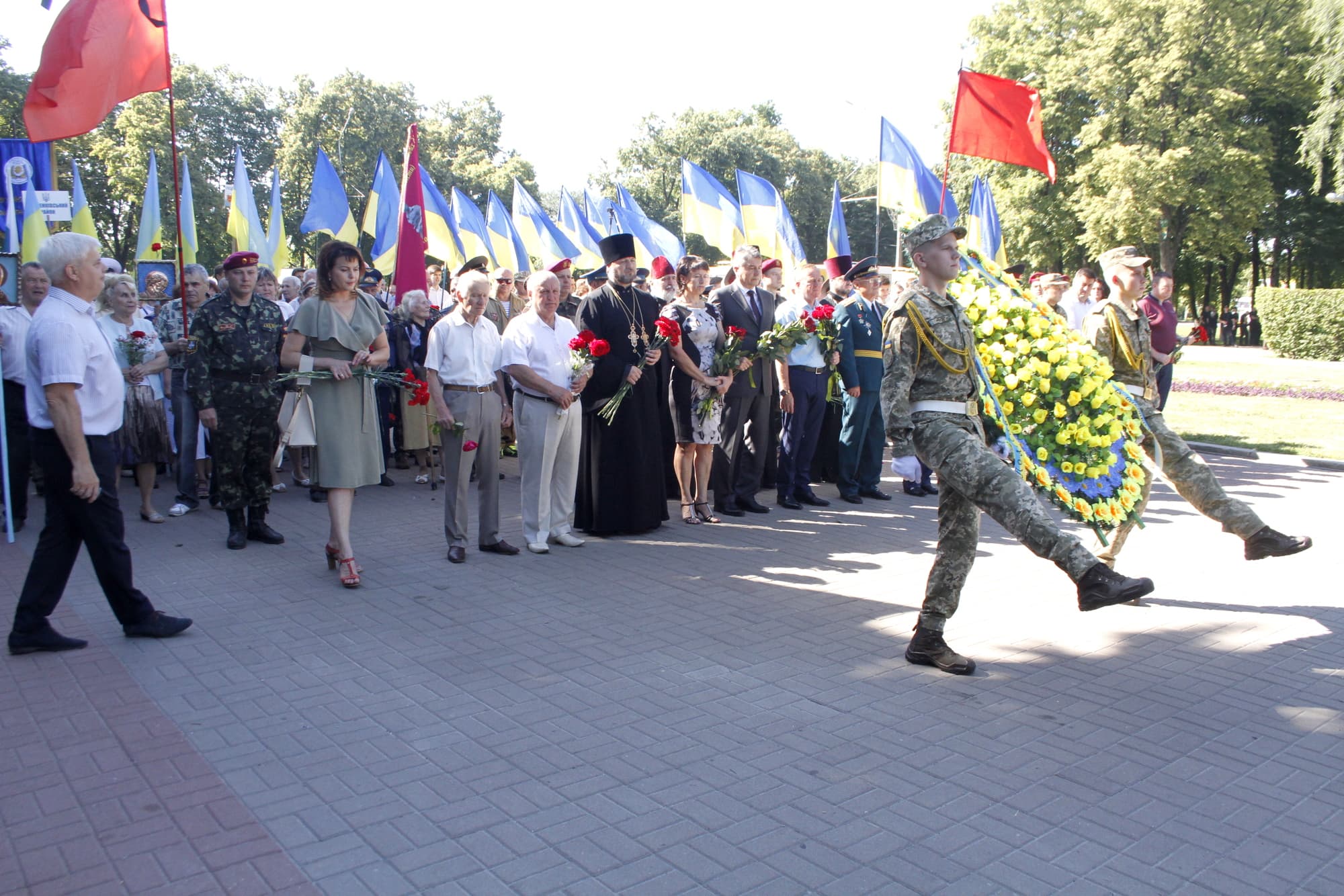Полтавці вшанували пам’ять жертв Другої Світової війни (ФОТОРЕПОРТАЖ)