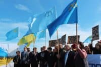 До річниці окупації Криму студенти полтавського осередку УАЛу заспівали український гімн на кордоні з півостровом