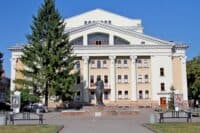До Дня вишиванки пам’ятник Марусі Чурай у Полтаві одягнуть у національне вбрання