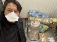 Сергій Притула передав полтавським лікарням захисні костюми