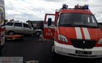 Двоє дівчаток, які потрапили в аварію і втратили батьків, потребують допомоги