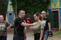 Стрільби, рукопашний бій та психоаналіз: полтавки навчались самозахисту