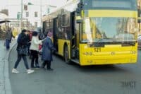 Відзавтра в Україні забороняють одночасно їздити понад 10 пасажирам у транспорті – Кабмін