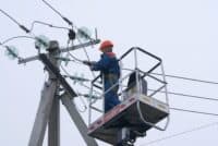 «Полтаваобленерго» попереджає про можливі обриви дротів ліній електропередач через погіршення погоди