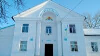 На будинку культури на Полтавщині відновили комуністичну символіку – активісти звернуться до поліції
