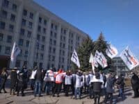 «Для всіх мають бути однакові правила». У Полтаві підприємці вийшли на мітинг проти посилення карантину (ФОТО)