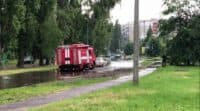 У Полтаві після дощу затопило вулиці – водії звертаються до рятувальників
