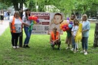 «Він без нас не впорається». У полтавському парку збирали кошти для лікування Нікіти Крижного (ФОТО)