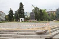 У Полтаві розпочали реконструкцію скверу, де встановлять флагшток (ФОТО)