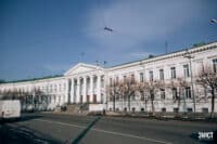 Виконком у Полтаві має 3 машини, але замовляє 18 нових – стан нинішнього автопарку показувати відмовляються
