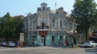 У будівлі 1900 року на вулиці Соборності у Полтаві відремонтують балкони