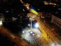 У Полтаві виконали тестовий підйом прапору на новий флагшток (ФОТО)