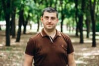 Давид і його команда. Як полтавський благодійний фонд допомагає людям у розпал пандемії