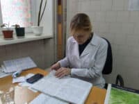 Медсестри у школах Полтави заробляють 9 тисяч гривень – їм хочуть підвищити зарплату
