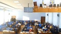 Меру міста на Полтавщині хотіли в кілька разів підвищити зарплату, але опозиція заблокувала ініціативу