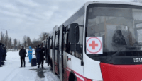 Через обстріли на Сумщині змінили місце посадки на евакуаційні автобуси до Полтави