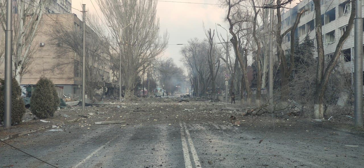 Зруйнований окупантами Маріуполь