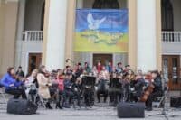 «Вільне небо/Free Sky»: у Полтаві відбулася мистецька акція (ФОТО)