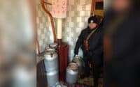 На Полтавщині вилучили майже 500 літрів горілки та спиртової суміші