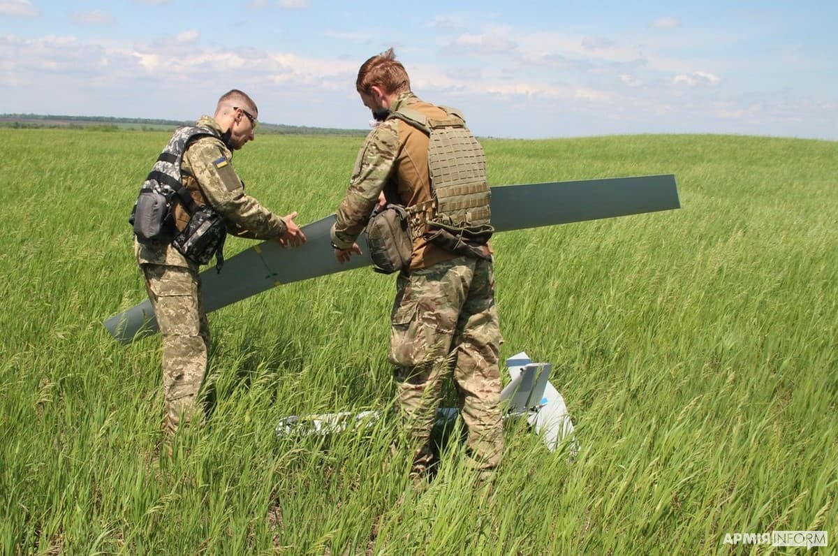 Як українські військові застосовують новий вид безпілотника на фронті (ФОТО)