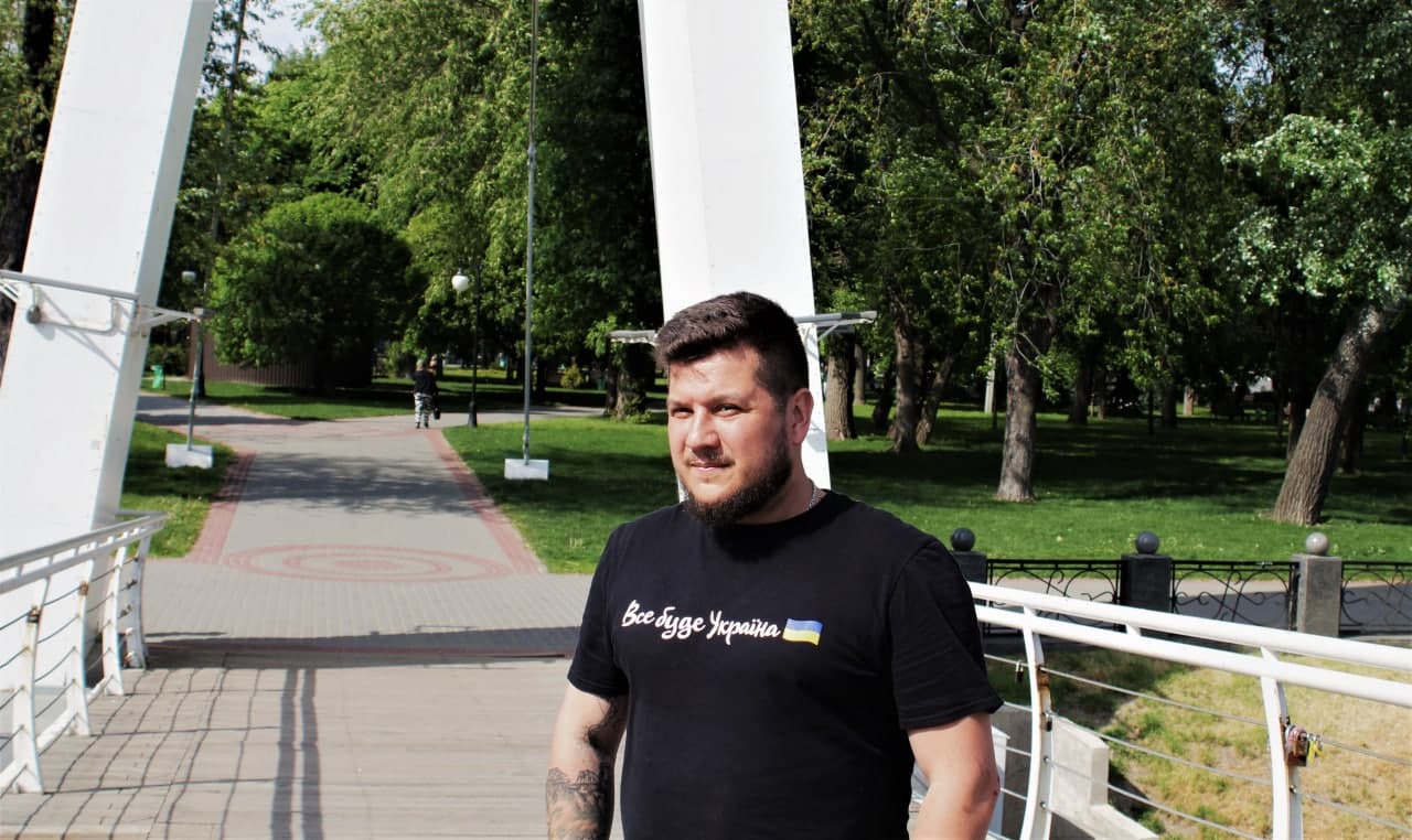 «Я виношу котиків з будинку, а поряд ї**шить артилерія». Як Полтава допомагає Харкову – історія одного волонтера