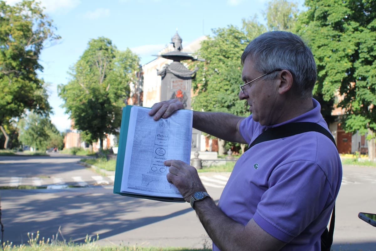 Пам’ятники Полтавській битві. Дослідники розвінчують міфи та розповідають правду про монументи