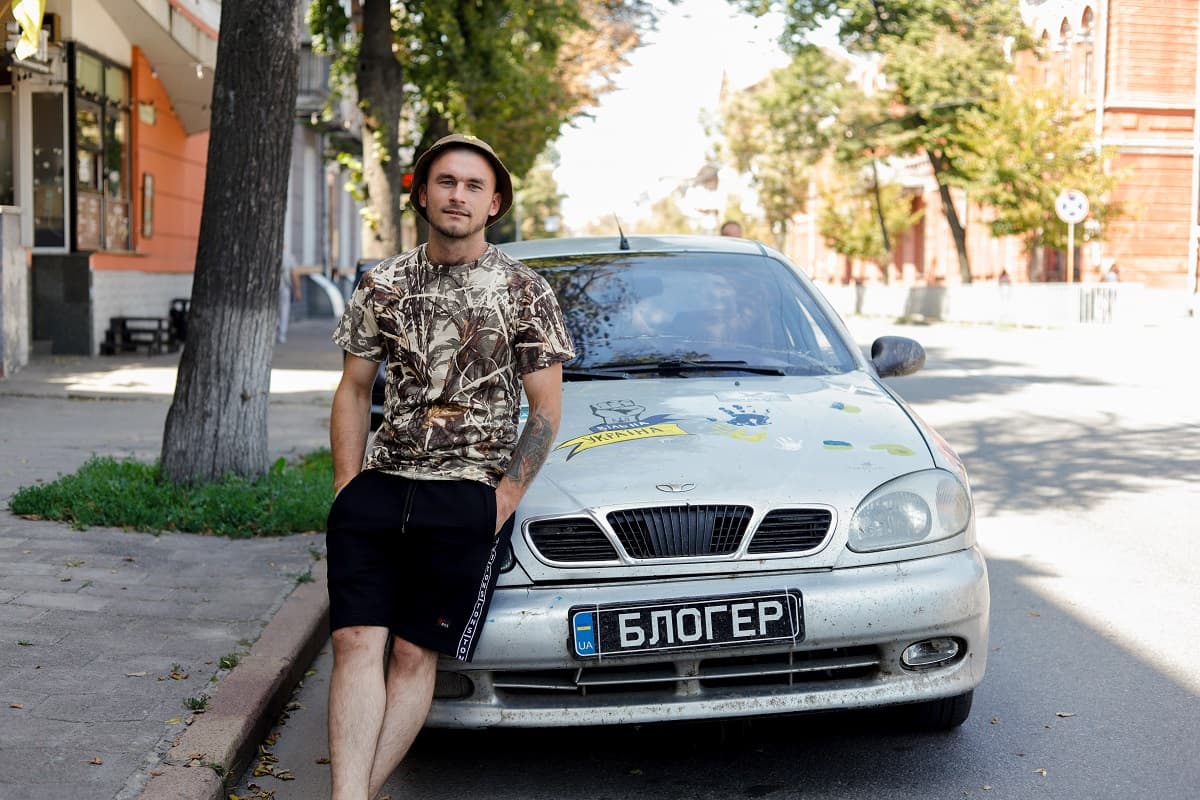 «Слухали перехоплення, ми чудово попрацювали». Як військовий з Полтавщини вибиває окупантів з української землі на «нулі» (ВІДЕО)