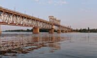 На Полтавщині перекривають пішохідну зону на мосту через Дніпро