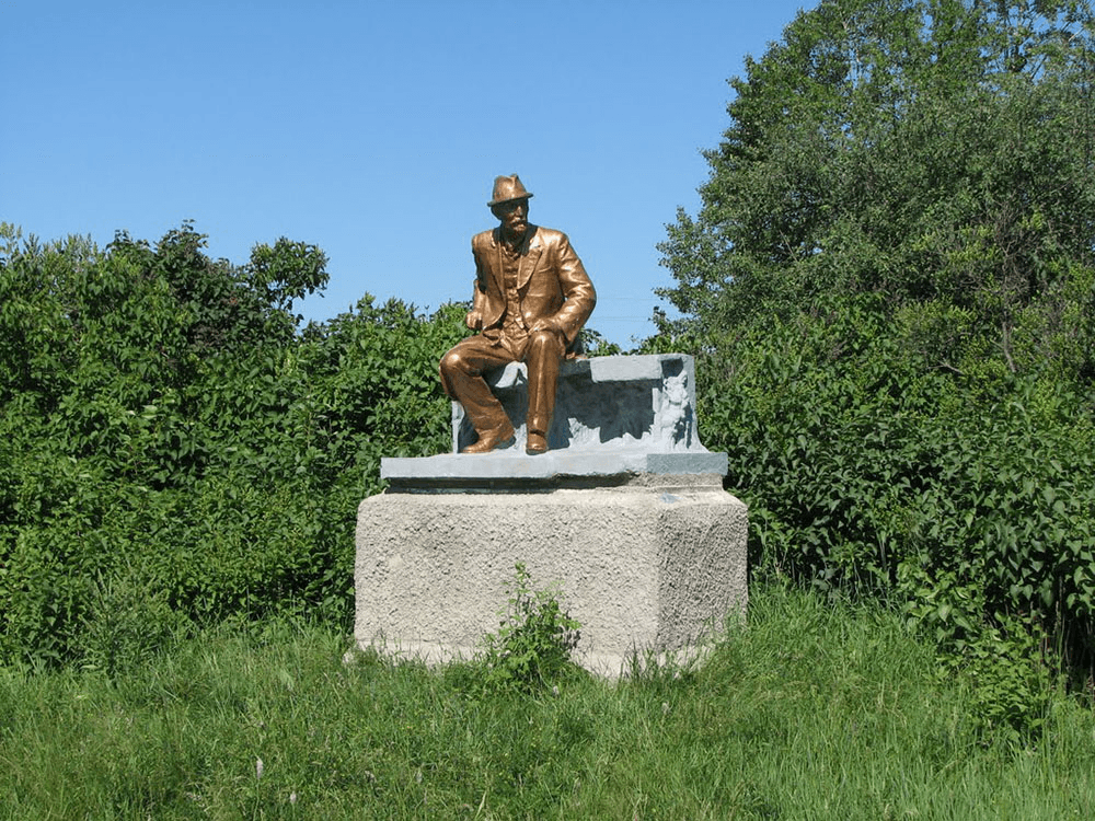 Пам’ятник Мічуріну в Мачухах